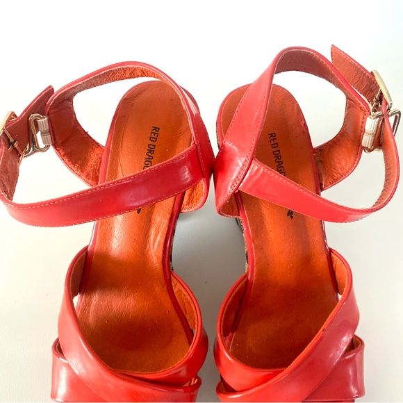 Red Dragonfly Platform Wedge Animal Print Red Heeled Sandals 7 Womens Shoes - Picture 6 of 16